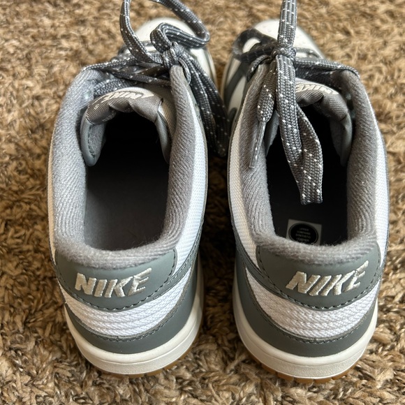 Nike Dunk Low - Picture 9 of 10